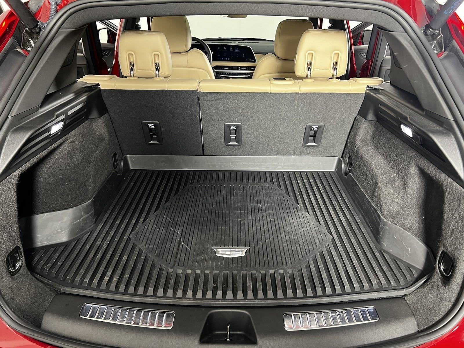 2024 Cadillac XT4 FWD Premium Luxury